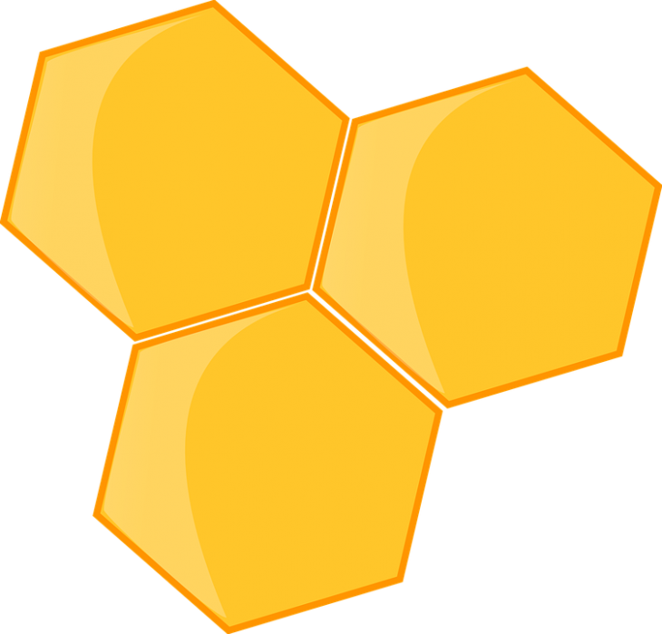 Tri heksagona.